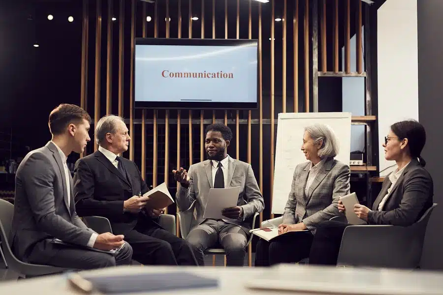 HOW SMART VENTURE STUDIOS MAKE CONFIDENT DECISIONS UNDER UNCERTAINTY
